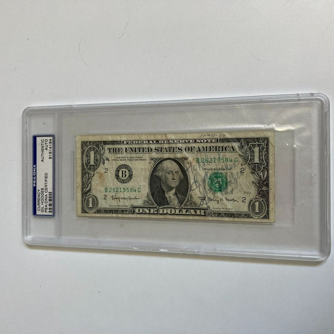Gil Hodges Signed $1 Bill 1969 World Series PSA DNA Authenticated: Gil Hodges Signed $1 Bill 1969 World Series PSA DNA Authenticated This collectible item features a $1 dollar bill signed by Gil Hodges, a legendary figure in baseball history. The signature was obtain