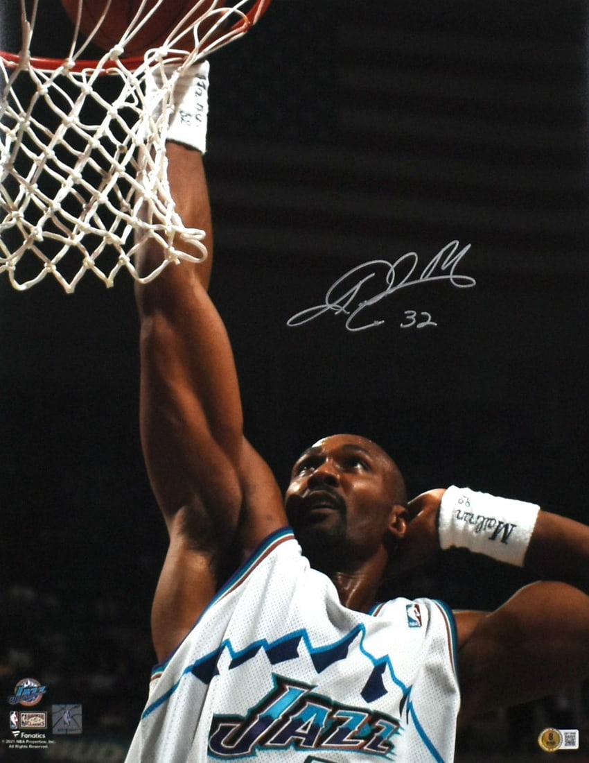 Beckett Holo Karl Malone Signed 16x20 Utah Jazz Dunk Photograph (1 of 2)
