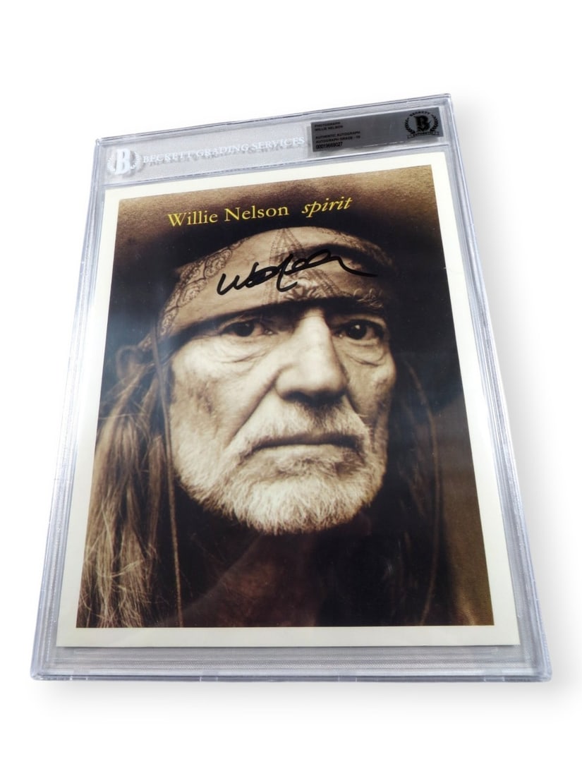 Beckett Authenticated Willie Nelson Autograph Photo 10 Grade (1 of 3)