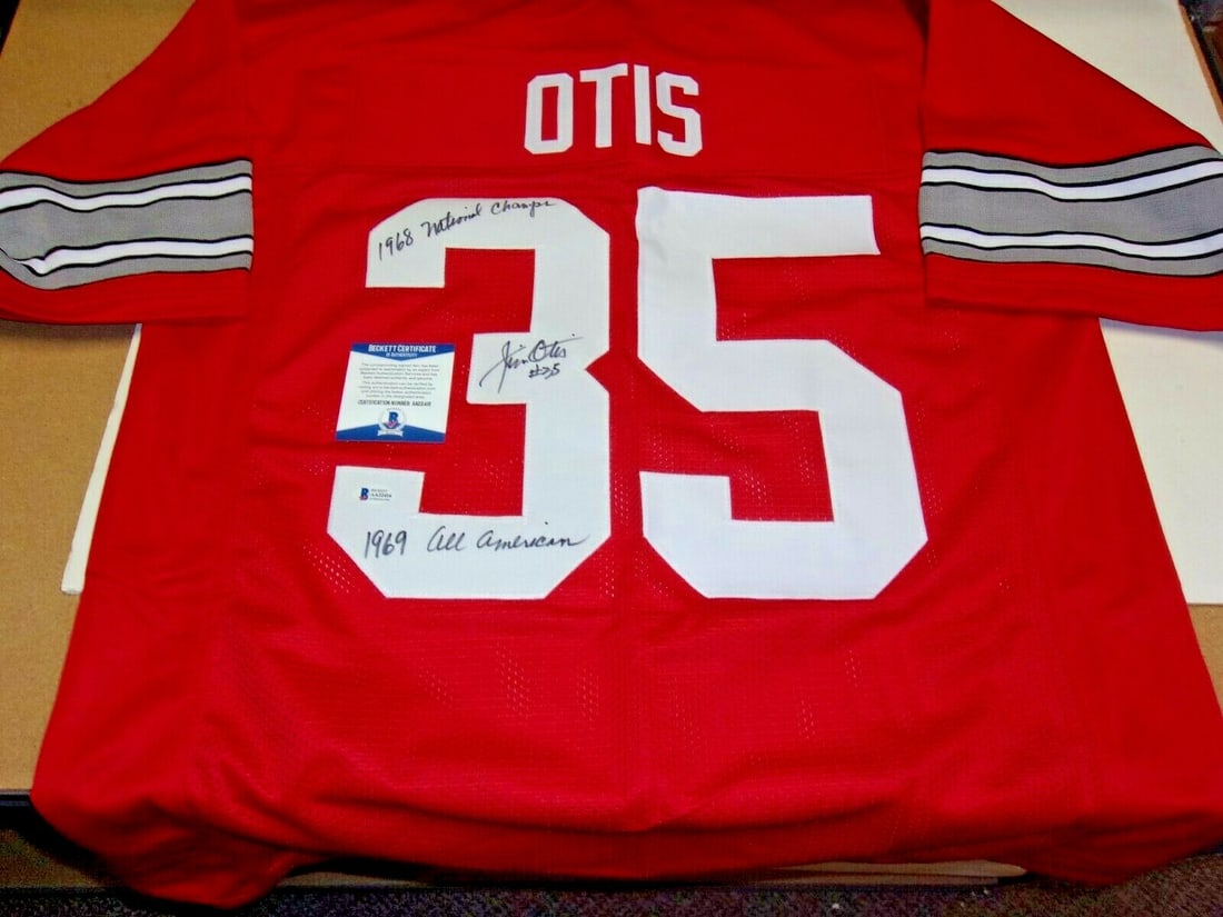 Jim Otis Signed Ohio State 1968 National Champions Jersey Beckett COA: Jim Otis Signed Ohio State 1968 National Champions Jersey Beckett COA This is a pre-owned Ohio State Buckeyes jersey signed by Jim Otis, commemorating the 1968 National Championship team. The jersey i