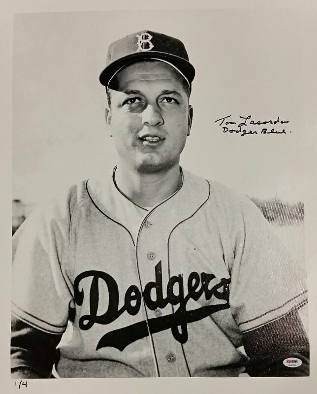 Tommy Lasorda Signed Dodgers 16x20 Canvas Photo PSA/DNA #/4: Tommy Lasorda Signed Dodgers 16x20 Canvas Photo PSA/DNA #/4 This stunning 16x20 canvas photo features the legendary Tommy Lasorda, a celebrated figure in Major League Baseball and the Los Angeles Dodg