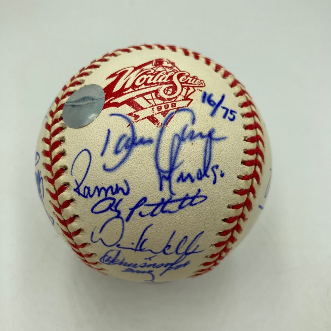 Team Autographed 1998 Yankees World Series Baseball With Jeter JSA Certified: Team Autographed 1998 Yankees World Series Baseball With Jeter JSA Certified This is an original 1998 New York Yankees World Series Champions baseball, team-signed by 26 members including Derek Jeter,