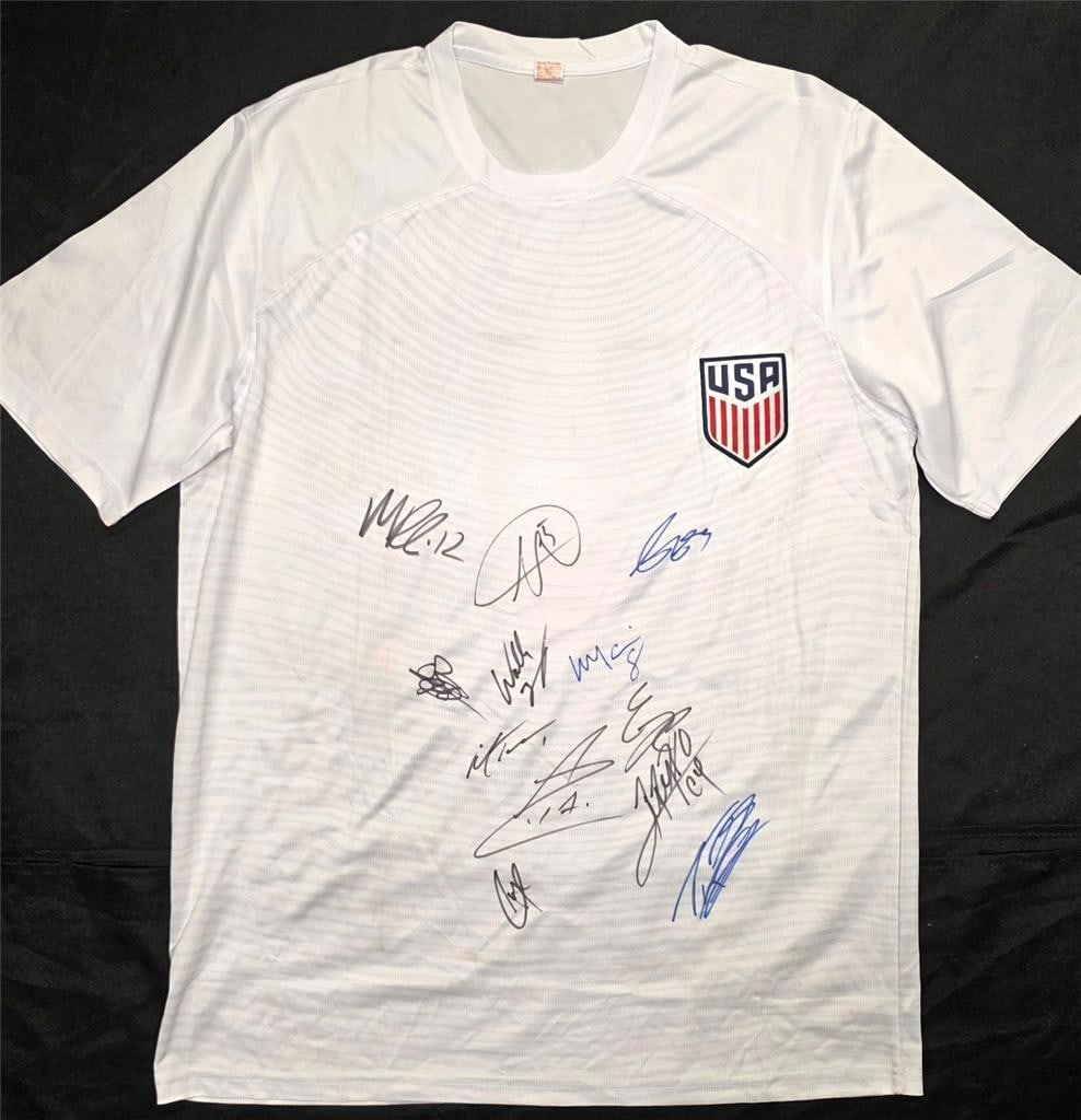 2025 USA Soccer Jersey 12 Autographs JSA Pulisic Balogun Dest: 2025 USA Soccer Jersey 12 Autographs JSA Pulisic Balogun Dest This pre-owned USA soccer jersey is signed by 12 members of the 2025 US Men's National Team, including Christian Pulisic, Folarin Balogun,