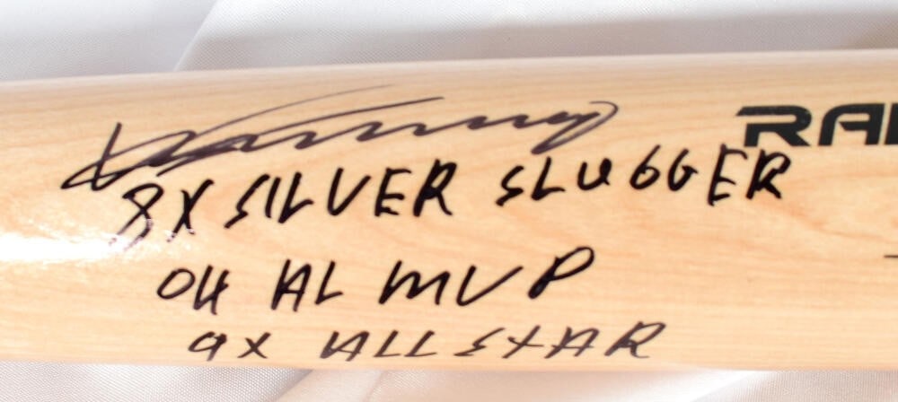 Signed blonde baseball bat Vladimir Guerrero Sr 3 inscriptions BAS holo (1 of 3)