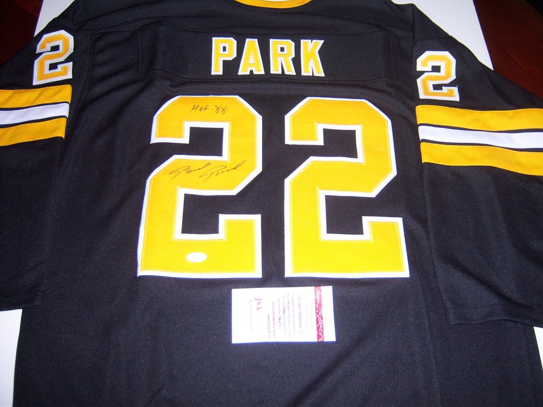 Signed Brad Park Bruins Jersey JSA COA HOF 88: Signed Brad Park Bruins Jersey JSA COA HOF 88 This is a pre-owned Boston Bruins hockey jersey signed by Brad Park, a Hall of Fame inductee in 1988. The jersey is an original item and comes with JSA/CO