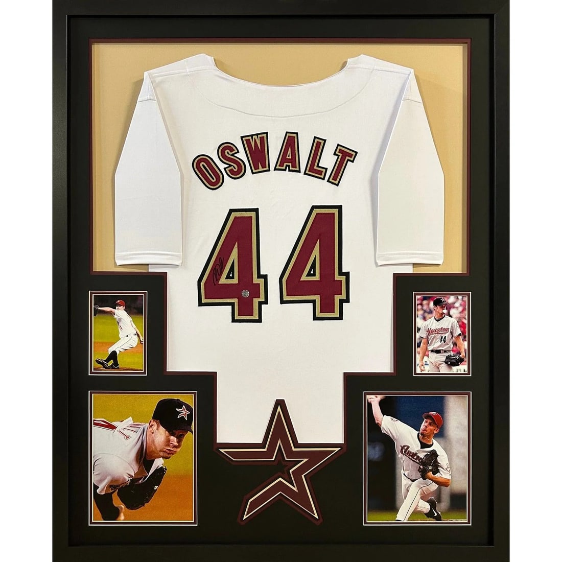 Framed Houston Astros Jersey Signed by Roy Oswalt AWM Authenticated: Framed Houston Astros Jersey Signed by Roy Oswalt AWM Authenticated Pre-owned framed Houston Astros jersey signed by Roy Oswalt. This autographed display features detailed framing with a team logo pre