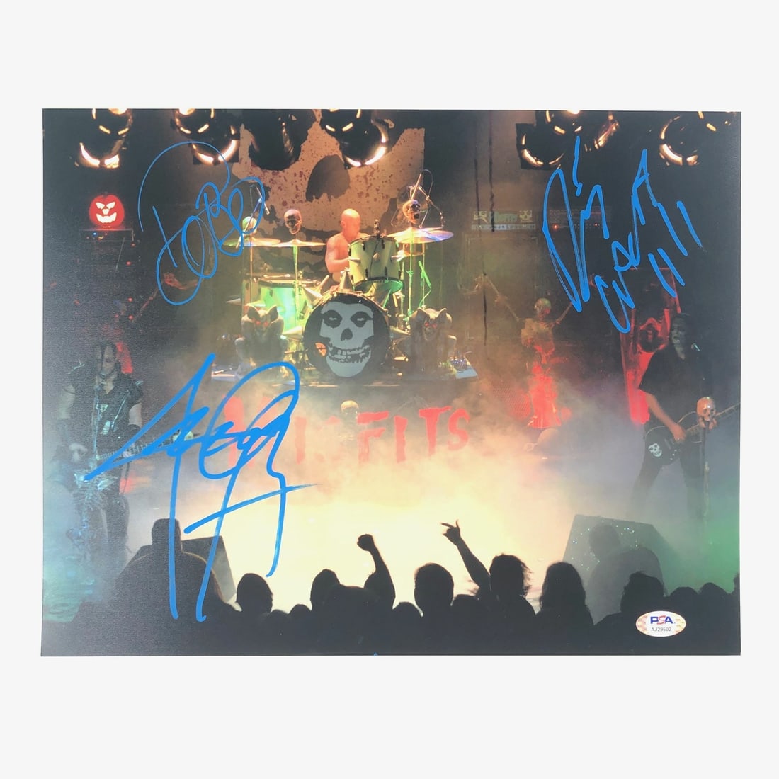 Misfits Signed 11x14 Photo by Dez Cadena Jerry Only Robo PSA/DNA: Misfits Signed 11x14 Photo by Dez Cadena Jerry Only Robo PSA/DNA Elevate your collection with this professionally printed 11x14 photograph signed by the iconic members of the Misfits: DEZ CADENA, JERR