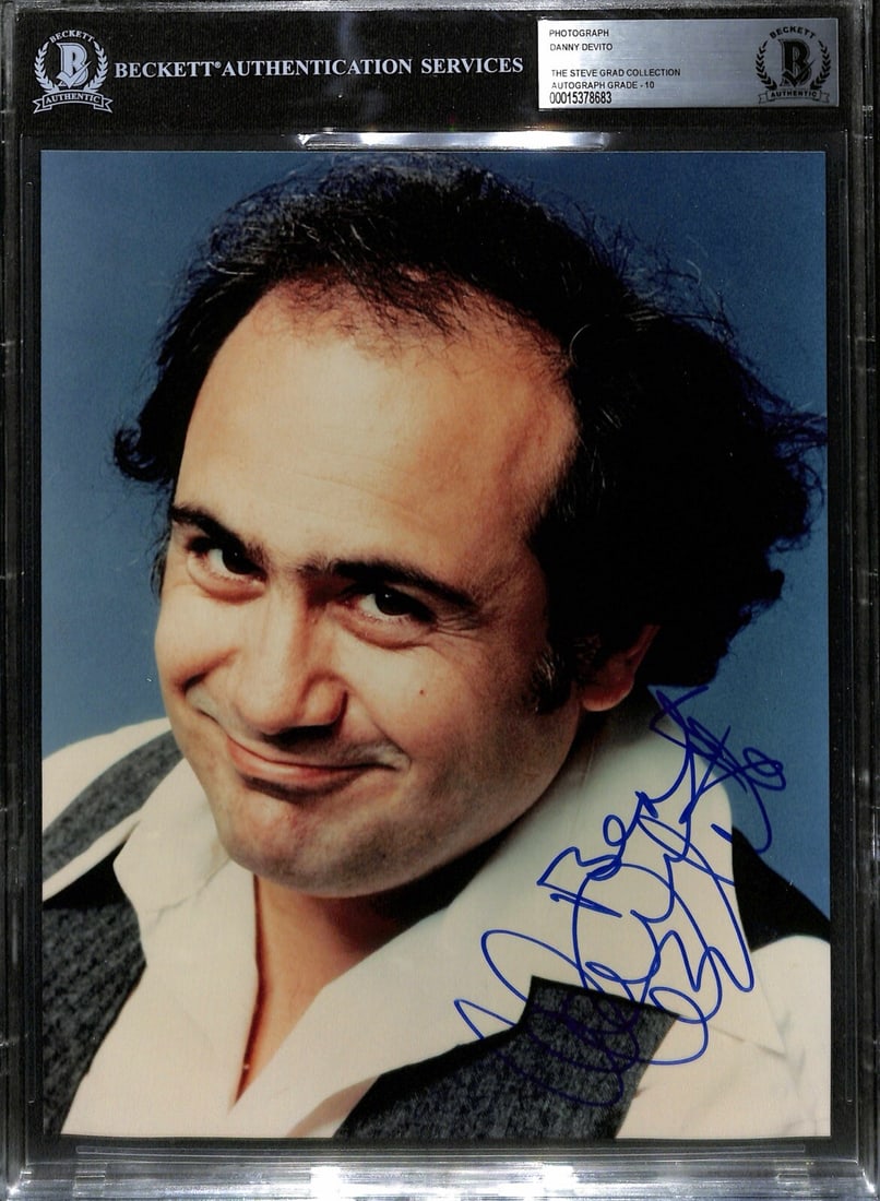 Beckett 10 Graded 8x10 Photo Signed by Danny DeVito as Louie De Palma: Beckett 10 Graded 8x10 Photo Signed by Danny DeVito as Louie De Palma This is an original 8x10 photograph autographed by Danny DeVito in his role as Louie De Palma from the acclaimed TV show Taxi. The