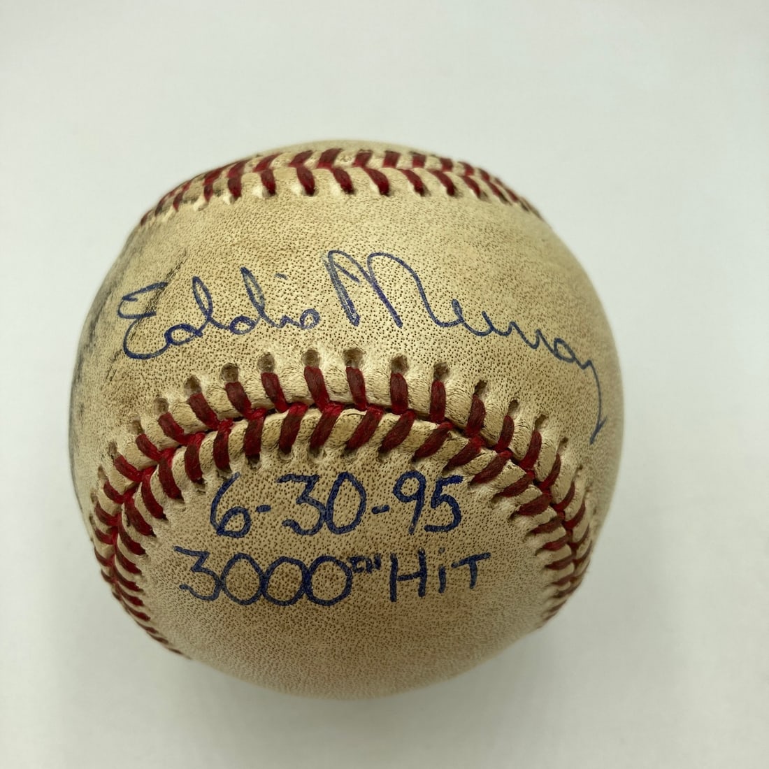 Signed game used baseball Eddie Murray 3000th hit 6 30 1995 JSA COA: Signed game used baseball Eddie Murray 3000th hit 6 30 1995 JSA COA Original signed game-used baseball commemorating Eddie Murray's 3,000th hit on June 30, 1995. This pre-owned ball is accompanied by 