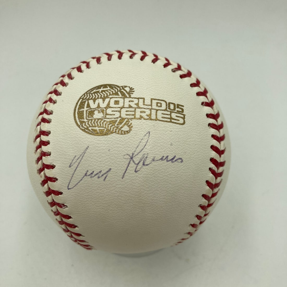 Official 2005 World Series Baseball Autographed by Tim Raines JSA COA (1 of 4)