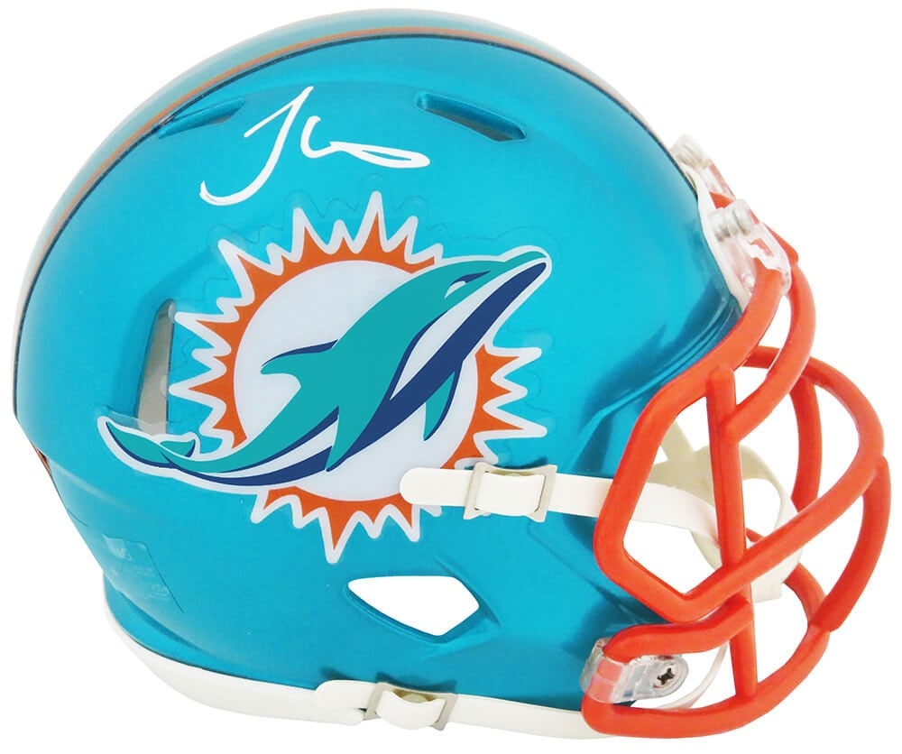Tyreek Hill Autographed Miami Dolphins FLASH Mini Helmet White Ink SS COA: Tyreek Hill Autographed Miami Dolphins FLASH Mini Helmet White Ink SS COA This item features a signed mini helmet of Tyreek Hill, a renowned player for the Miami Dolphins. The helmet is a FLASH Riddel