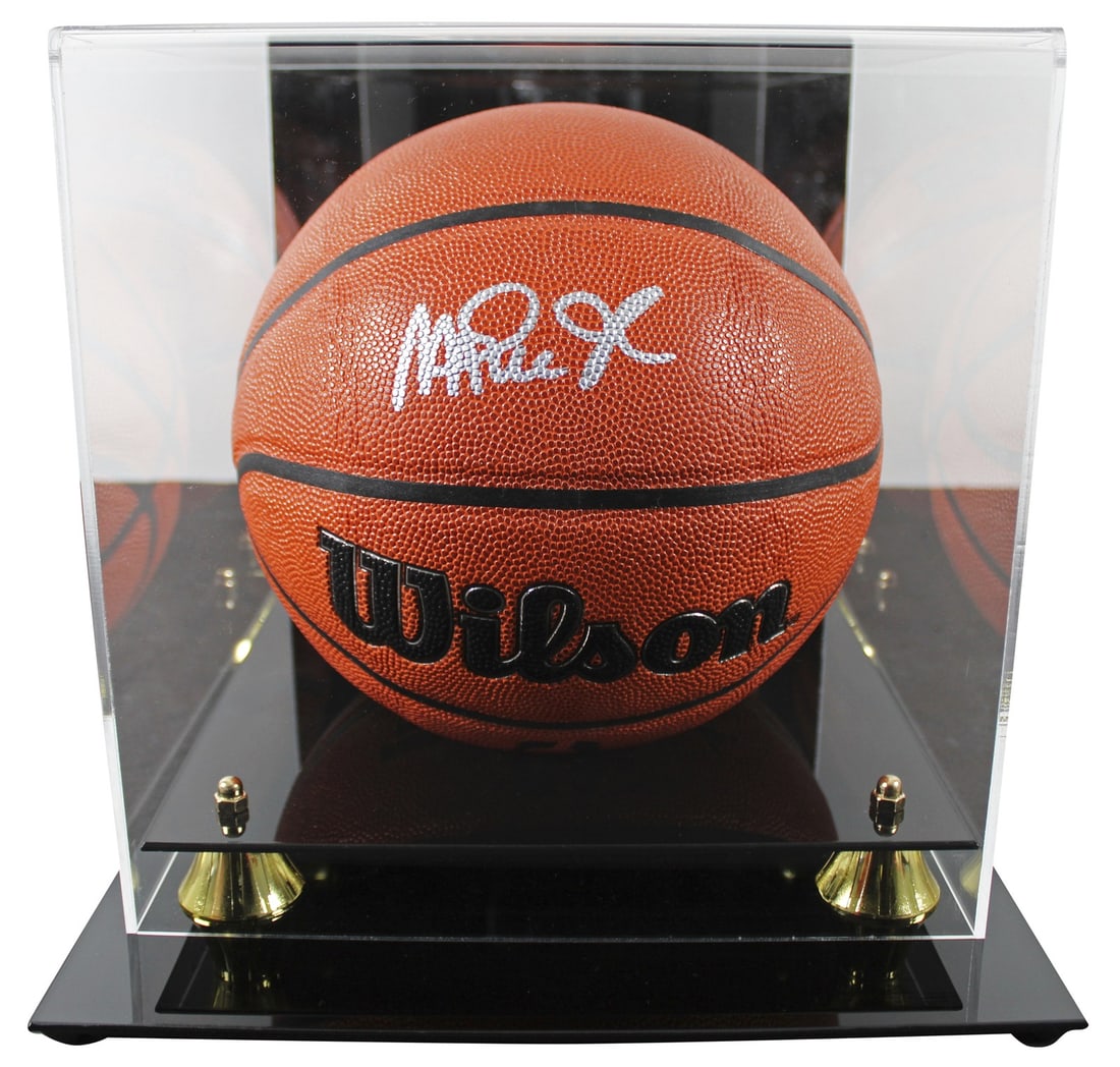Magic Johnson Signed Lakers Basketball with Silver Signature BAS Authenticated (1 of 4)