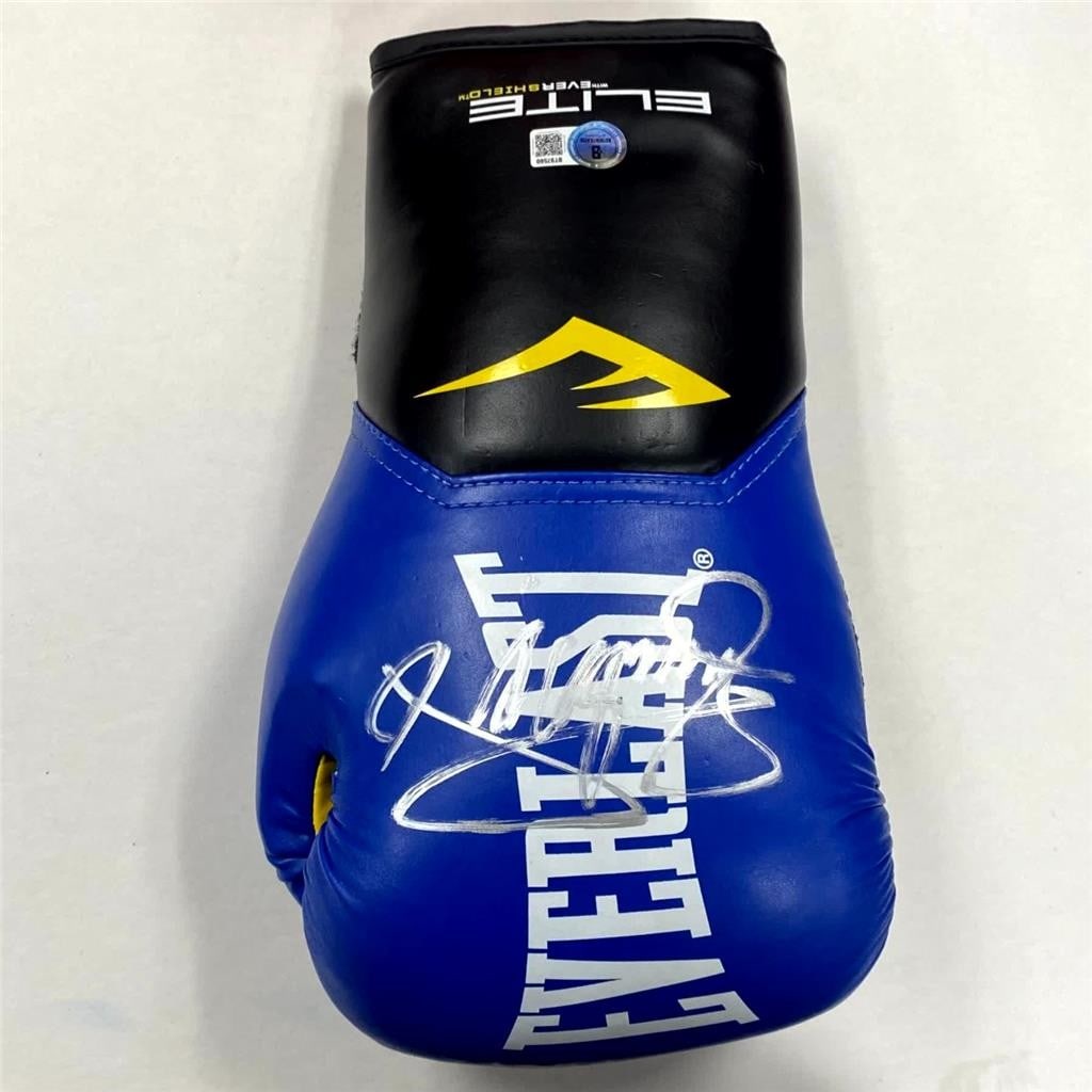 Autographed Everlast Blue Boxing Glove by Manny Pacquiao Beckett Authenticated (1 of 3)