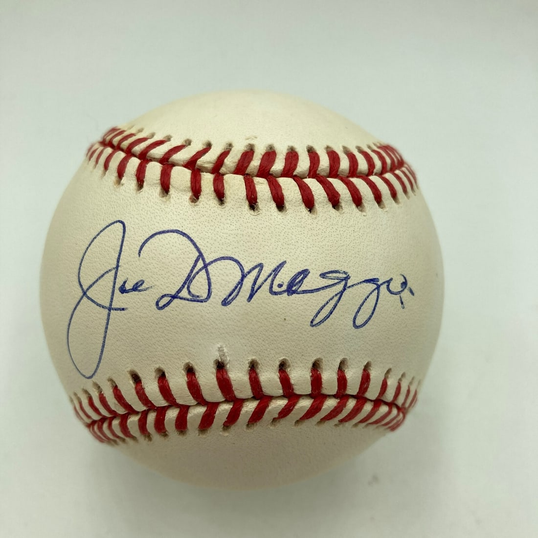 Mint Joe DiMaggio Signed Official AL Baseball with JSA Sticker: Mint Joe DiMaggio Signed Official AL Baseball with JSA Sticker This is a mint condition Official American League baseball signed by baseball legend Joe DiMaggio. The autograph has been authenticated