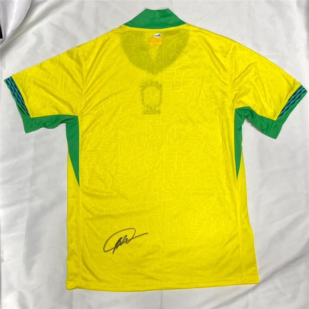 Brazil soccer jersey signed by Ricardo Kaka with JSA authentication (1 of 5)