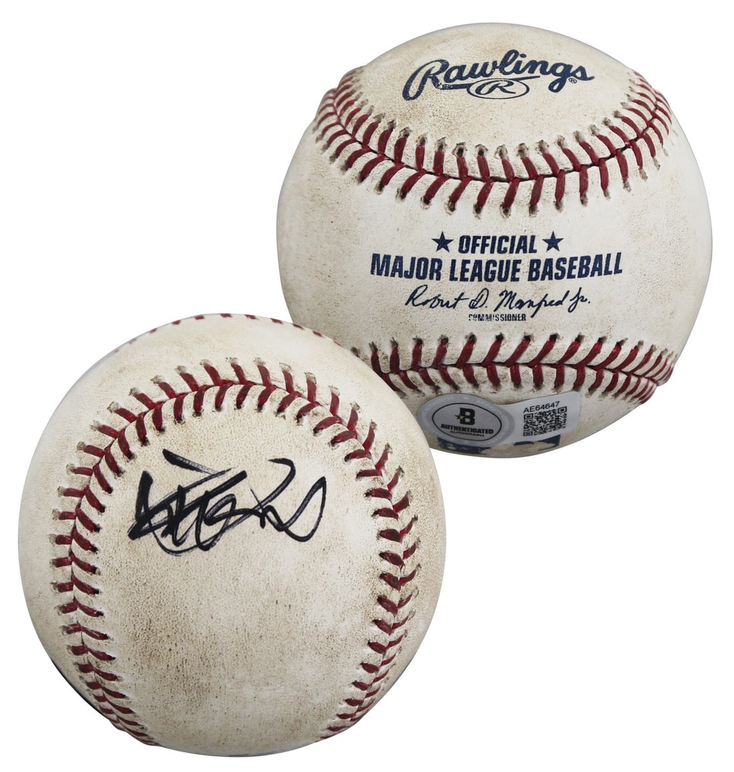 Ichiro Suzuki Seattle Mariners signed OML baseball Beckett COA (1 of 8)