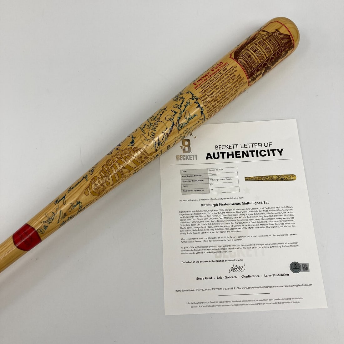 Pittsburgh Pirates Signed Bat 84 Autographs Beckett COA: Pittsburgh Pirates Signed Bat 84 Autographs Beckett COA This exceptional commemorative bat celebrates the legacy of the Pittsburgh Pirates with an impressive collection of 84 signatures from legendary