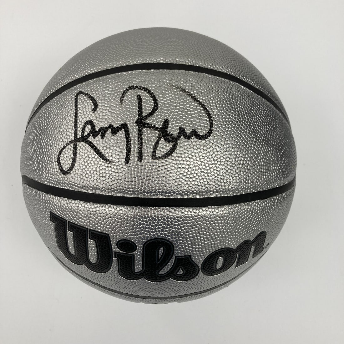 Larry Bird Signed Wilson NBA Platinum Basketball Beckett Certified: Larry Bird Signed Wilson NBA Platinum Basketball Beckett Certified This is a Larry Bird signed Wilson NBA Platinum Edition basketball, featuring the legendary player's autograph. The ball is authentic