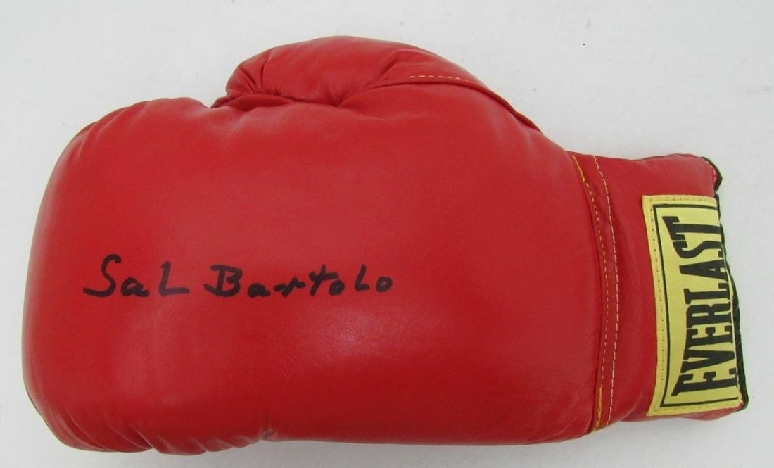 Signed Everlast Boxing Glove Sal Bartolo Featherweight Champ JSA Authenticated: Signed Everlast Boxing Glove Sal Bartolo Featherweight Champ JSA Authenticated This is a signed Everlast boxing glove from Sal Bartolo, the Featherweight Champion who passed away in 2002. The glove fe