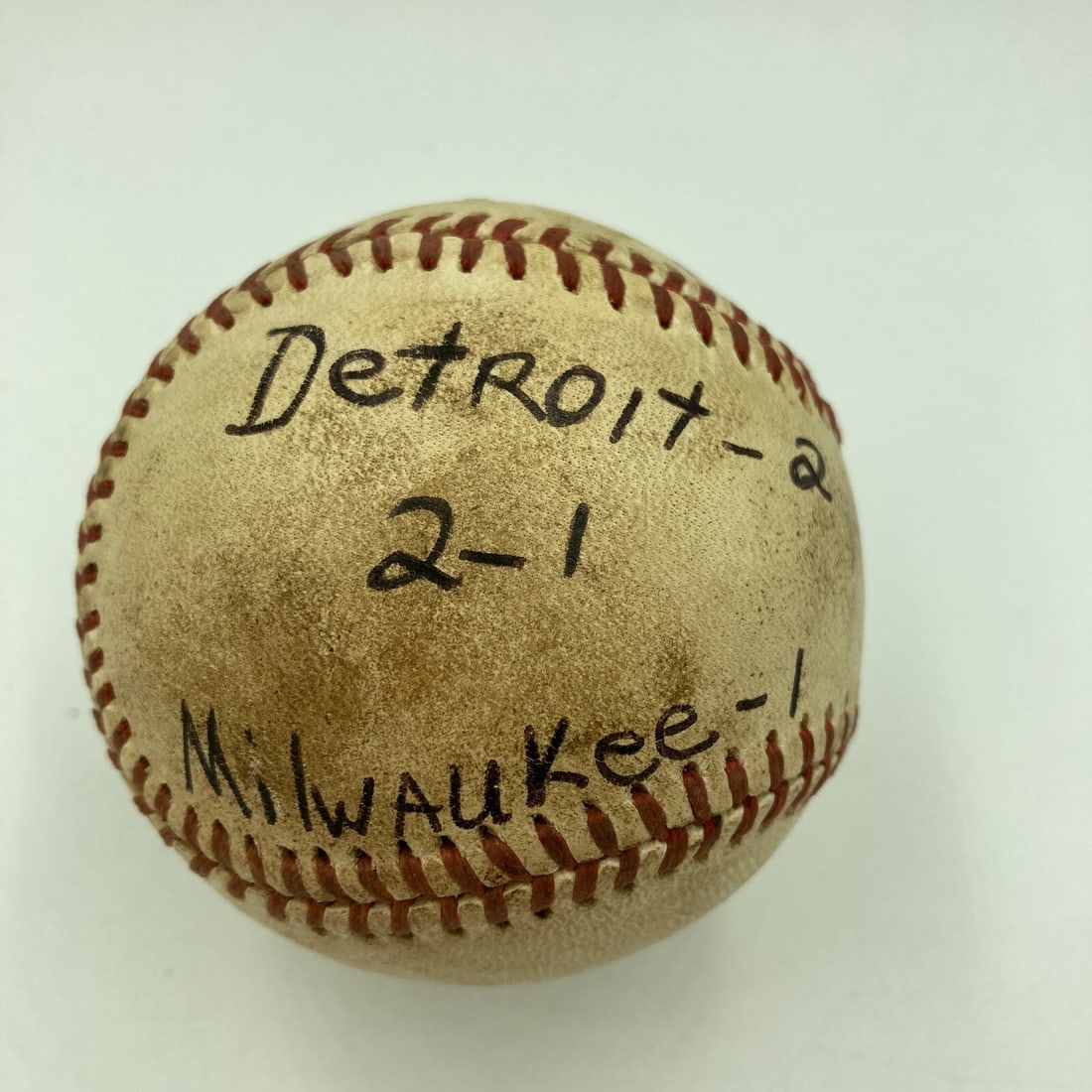 Mickey Lolich Signed Game Used Baseball Beckett COA Final Pitch: Mickey Lolich Signed Game Used Baseball Beckett COA Final Pitch This is a game-used baseball from the personal collection of Mickey Lolich, marking the final pitch of his career win No. 178. The ball 