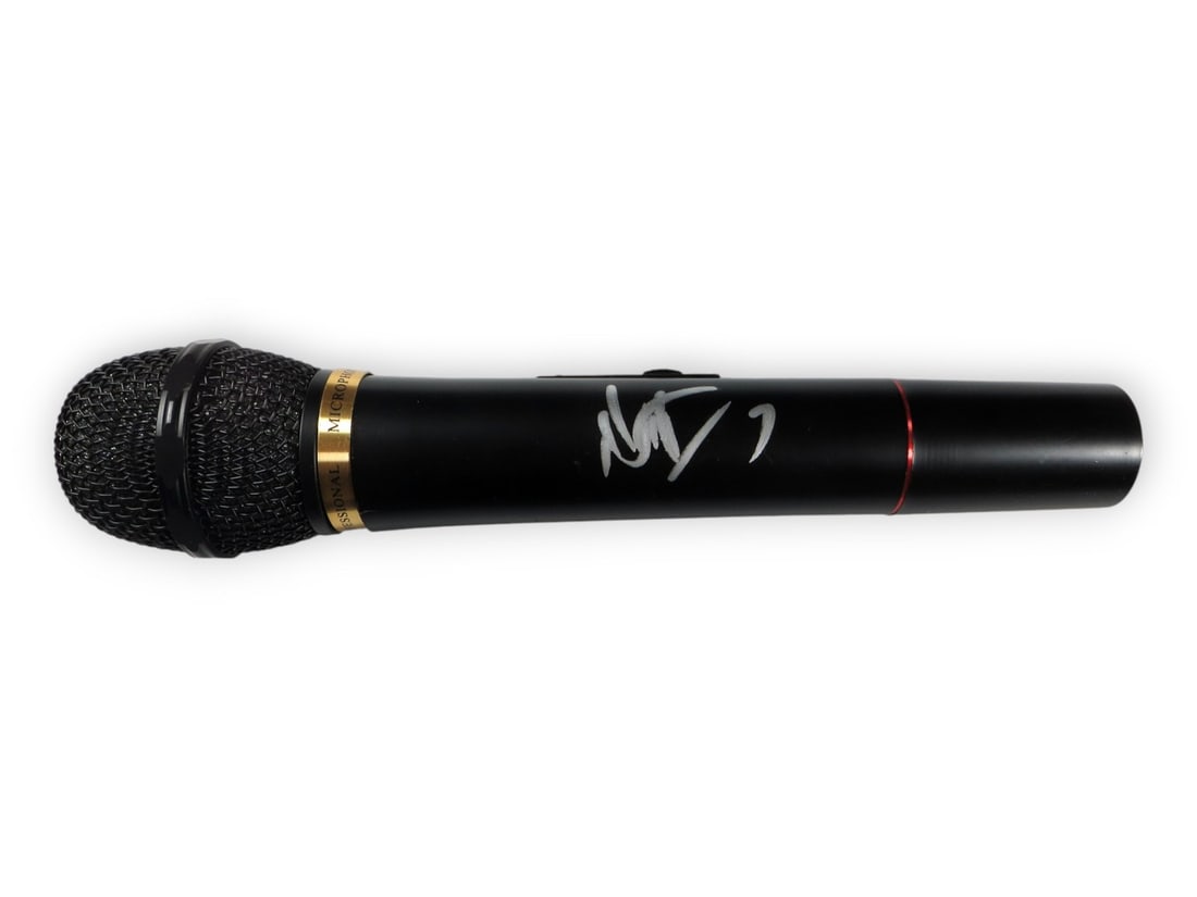 Autographed Nelly Microphone Original Beckett Authentication (1 of 3)