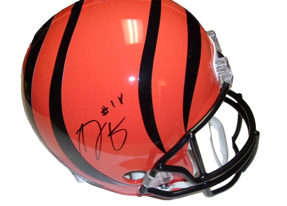 A.J. Green Signed Full Size Replica Helmet Cincinnati Bengals COA: A.J. Green Signed Full Size Replica Helmet Cincinnati Bengals COA This is a full-size replica helmet signed by A.J. Green, the renowned player from the Cincinnati Bengals. The helmet comes with an aut