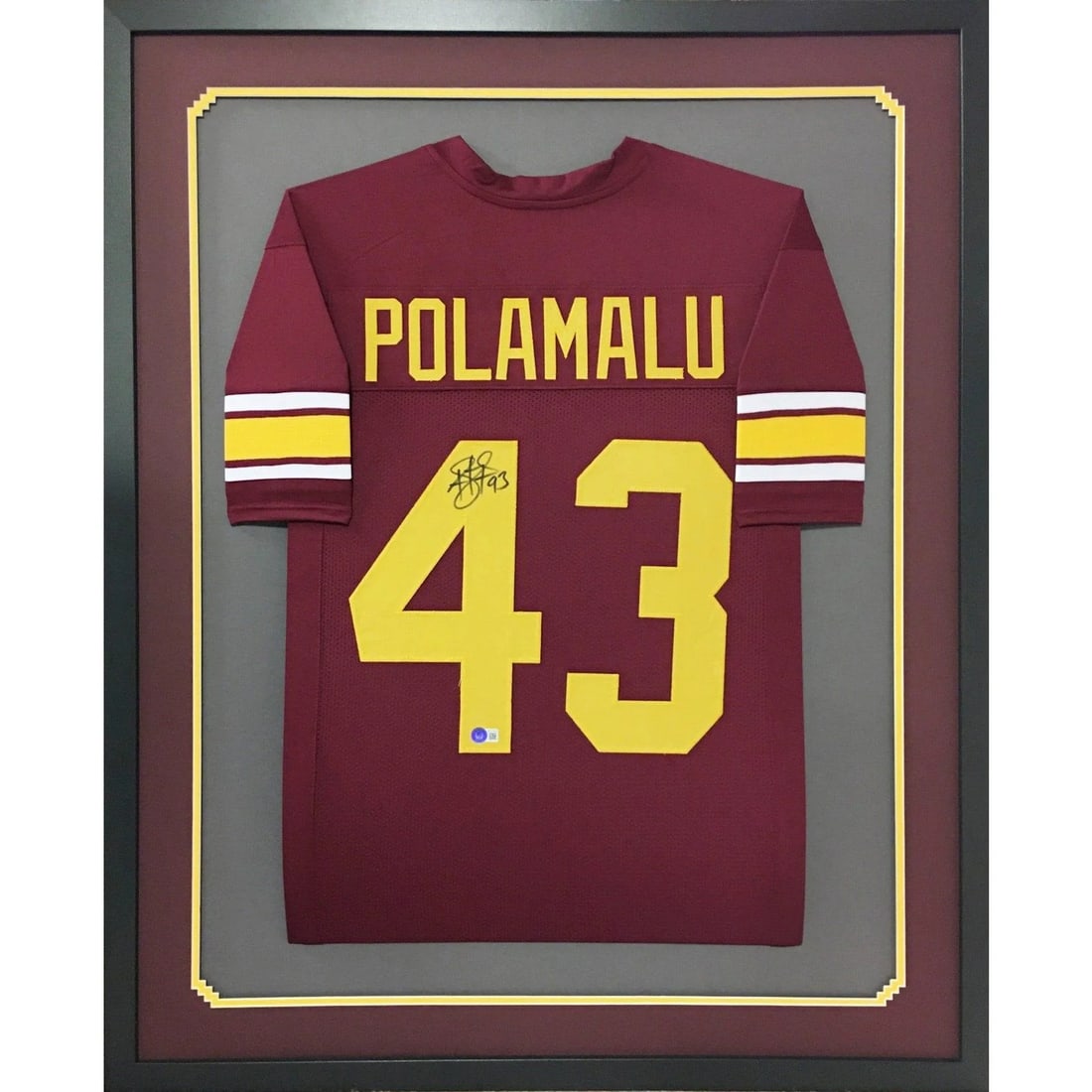 Troy Polamalu Signed Framed Jersey Beckett Authenticated 43x36: Troy Polamalu Signed Framed Jersey Beckett Authenticated 43x36 Showcase your admiration for NFL legend Troy Polamalu with this stunning signed framed jersey. This autographed piece is authenticated by