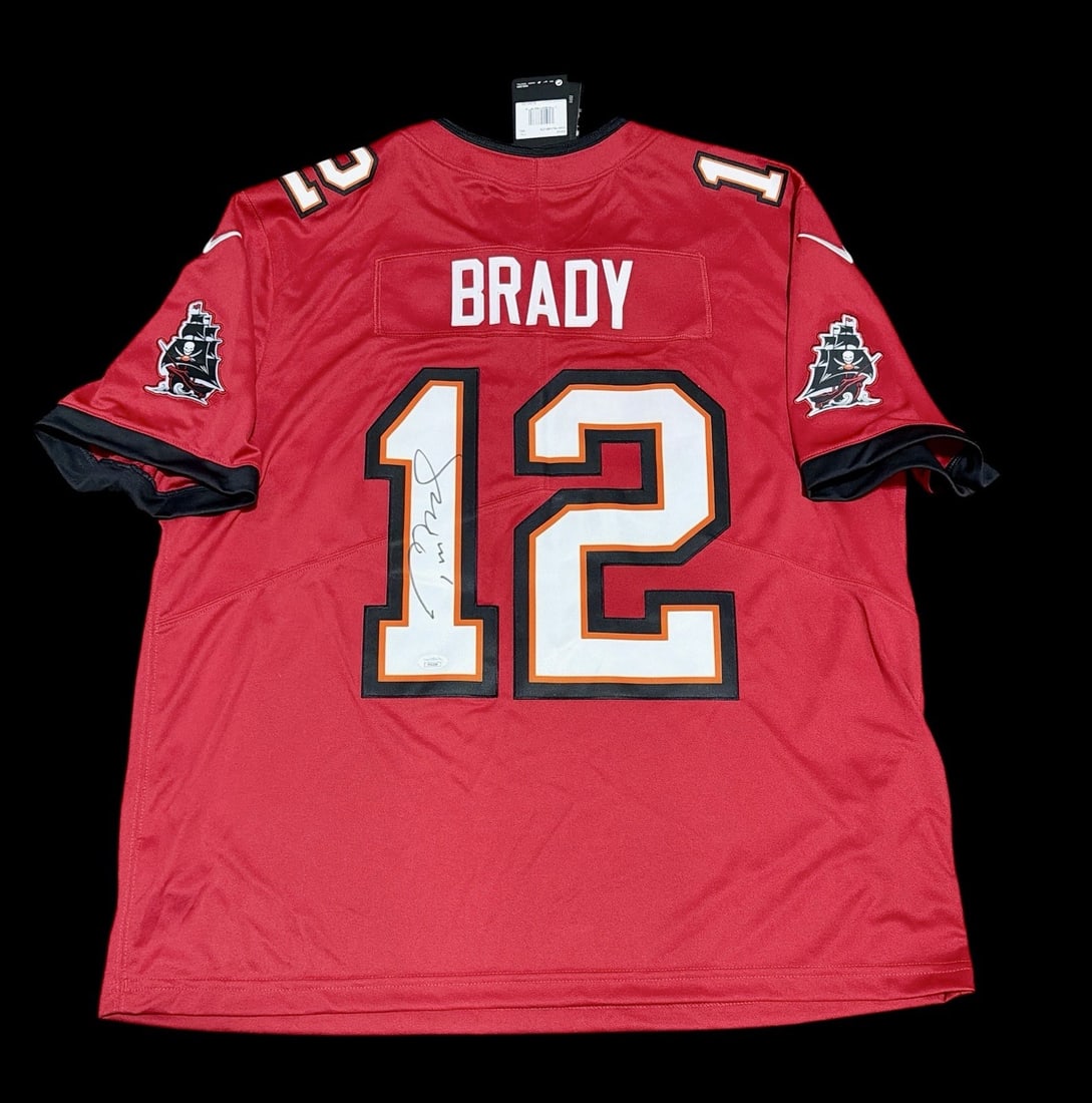 Nike Tampa Bay Buccaneers Jersey Signed by Tom Brady JSA (1 of 4)