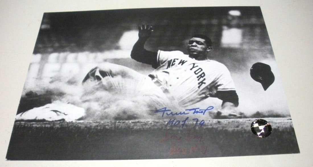 Willie Mays Autographed 8x10 Giants Photo With COA and Hologram: Willie Mays Autographed 8x10 Giants Photo With COA and Hologram This is an original 8x10 photograph signed by Willie Mays, commemorating his legendary career with the San Francisco Giants. The photo i