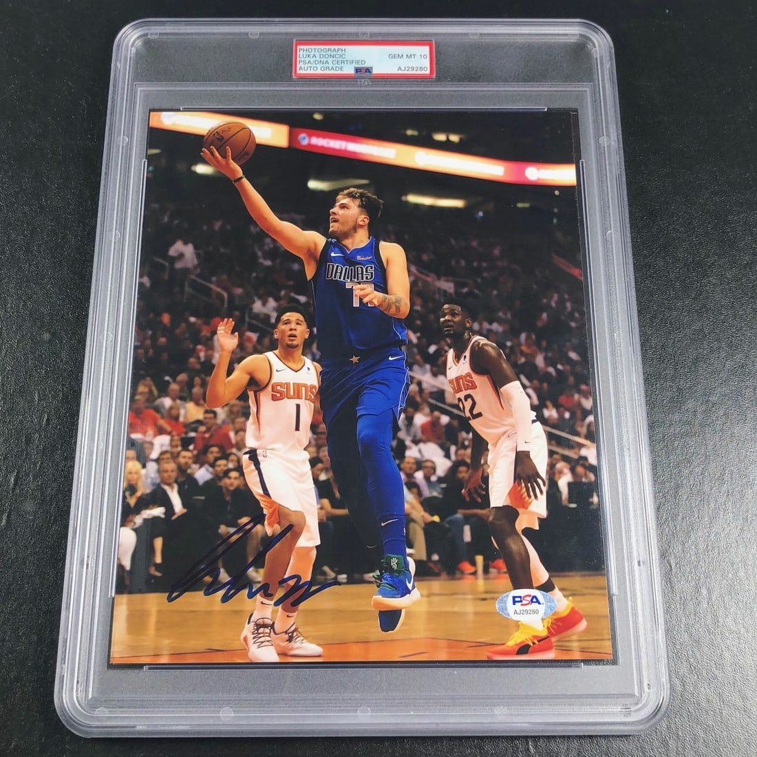 Luka Doncic Signed 8x10 Photo PSA/DNA Auto 10 Gem Mint Dallas Mavericks: Luka Doncic Signed 8x10 Photo PSA/DNA Auto 10 Gem Mint Dallas Mavericks This is a professionally printed 8x10 photo autographed by Luka Doncic, the star player of the Dallas Mavericks in the NBA. The 