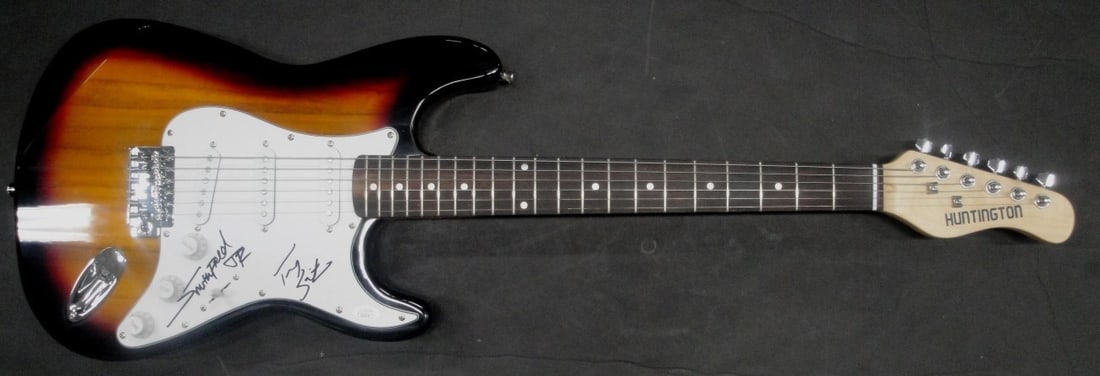 Electric Guitar Signed by Smithfield Country Duo JSA Authenticated (1 of 4)