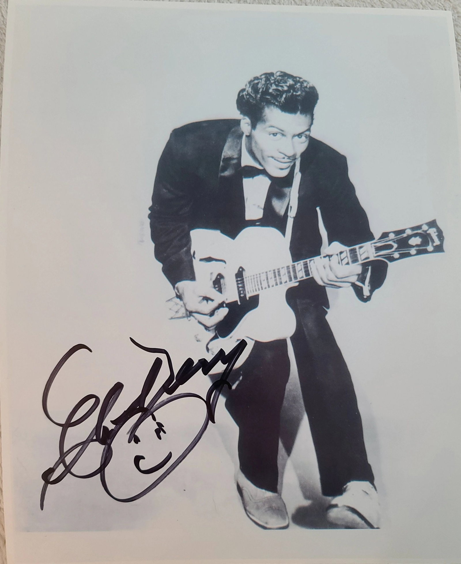 Autographed 8x10 Vintage BW Photo of Chuck Berry with Todd Mueller LOA (1 of 2)