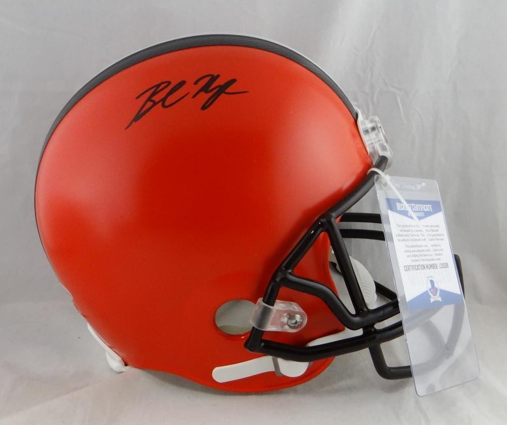 Full Size Browns Helmet Signed by Baker Mayfield Beckett BAS: Full Size Browns Helmet Signed by Baker Mayfield Beckett BAS This full size football helmet features an autograph from Baker Mayfield and represents the Cleveland Browns. It is listed as an original
