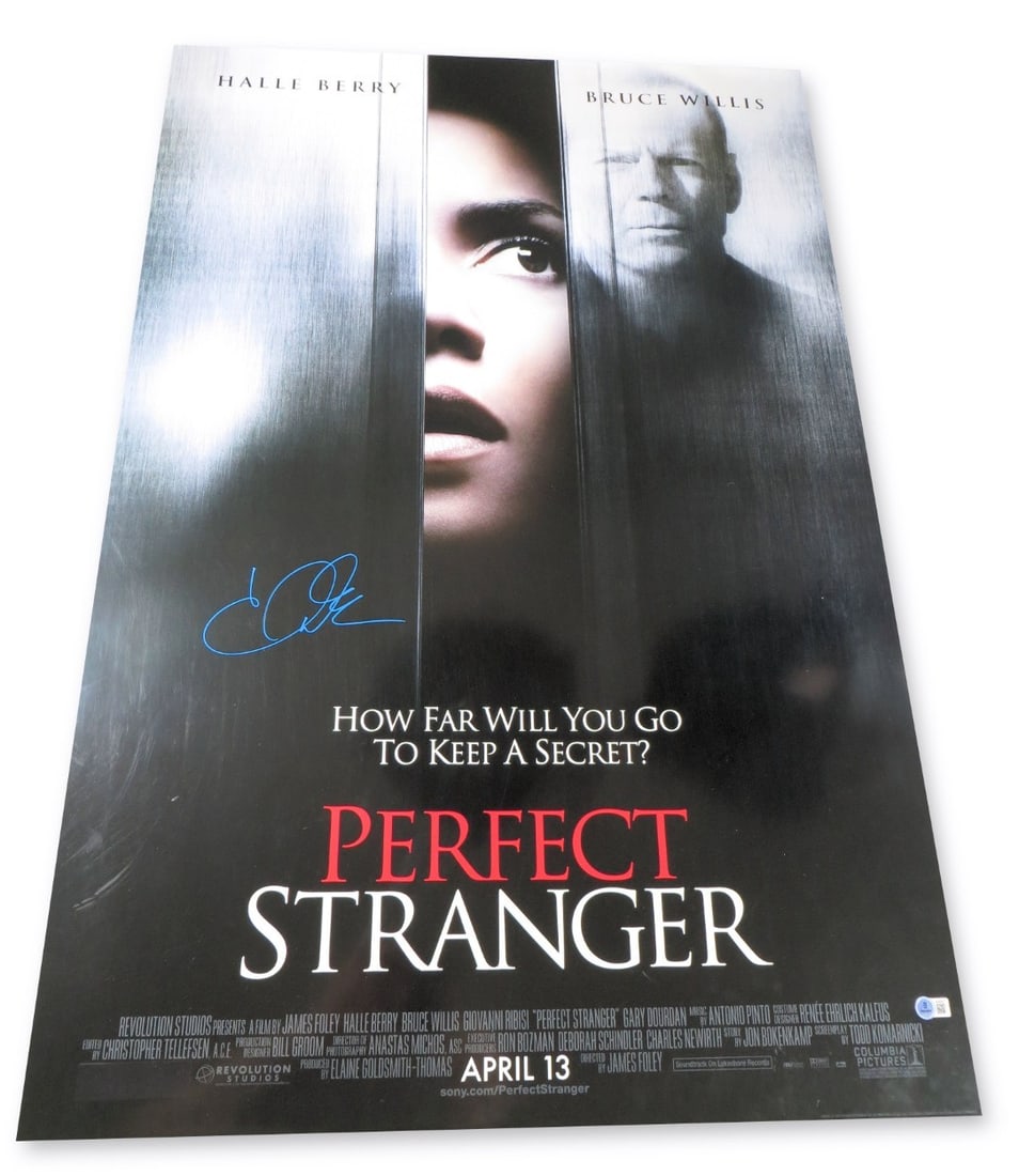 27X40 Perfect Stranger Poster signed by Halle Berry Beckett authenticated: 27X40 Perfect Stranger Poster signed by Halle Berry Beckett authenticated Original 27 x 40 poster autographed by Halle Berry. This pre-owned piece has been authenticated by Beckett Authentication and 