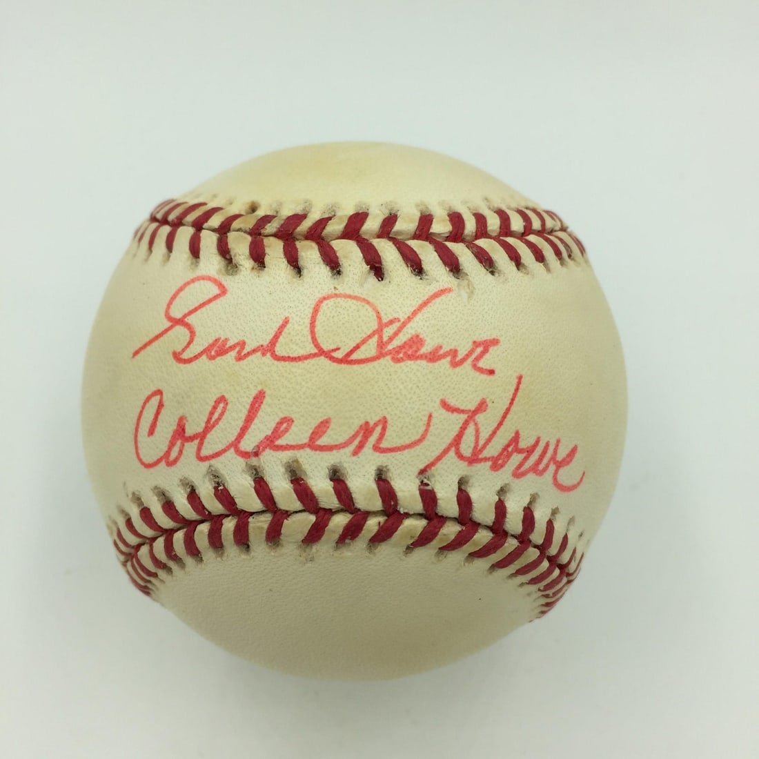 Gordie Howe Colleen Howe Signed Baseball with JSA COA Rare NHL Memorabilia: Gordie Howe Colleen Howe Signed Baseball with JSA COA Rare NHL Memorabilia This is a rare signed baseball by hockey legend Gordie Howe and his wife, Colleen Howe. The ball comes with a James Spence Au