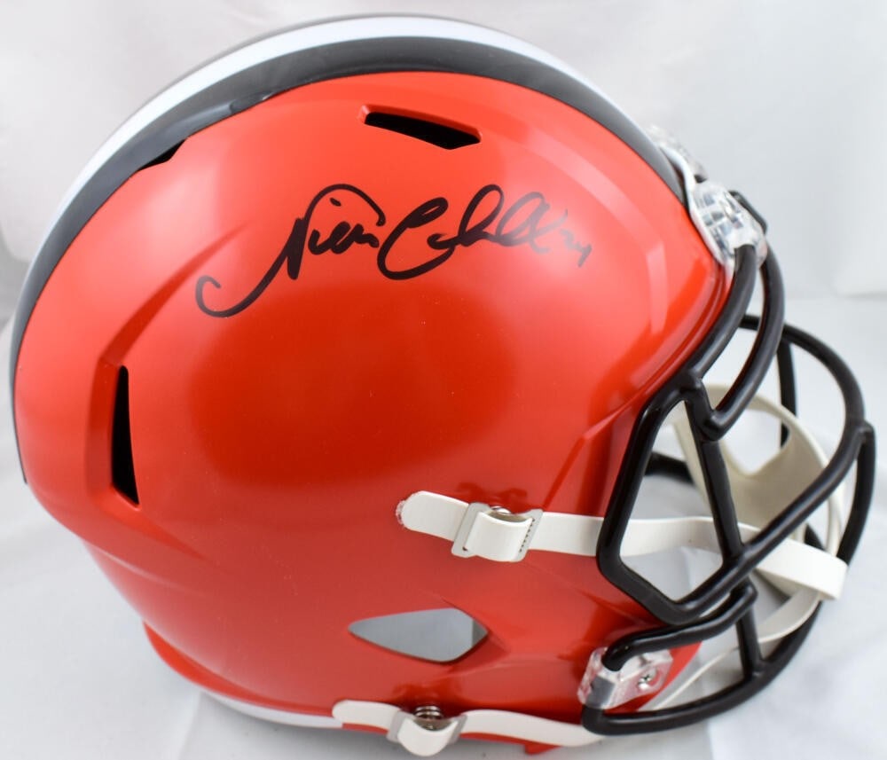 Cleveland Browns F S Speed Helmet Signed by Nick Chubb Beckett Hologram: Cleveland Browns F S Speed Helmet Signed by Nick Chubb Beckett Hologram Autographed Cleveland Browns full-size Speed helmet featuring Nick Chubb. This pre-owned collectible includes a Beckett witness 