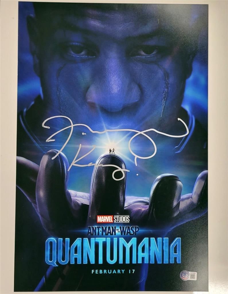 Jonathan Majors Kang Autographed Ant-Man 12x18 Photo Beckett Authenticated: Jonathan Majors Kang Autographed Ant-Man 12x18 Photo Beckett Authenticated This original 12x18 photograph features Jonathan Majors as Kang from the movie "Ant-Man and the Wasp: Quantumania." The photo