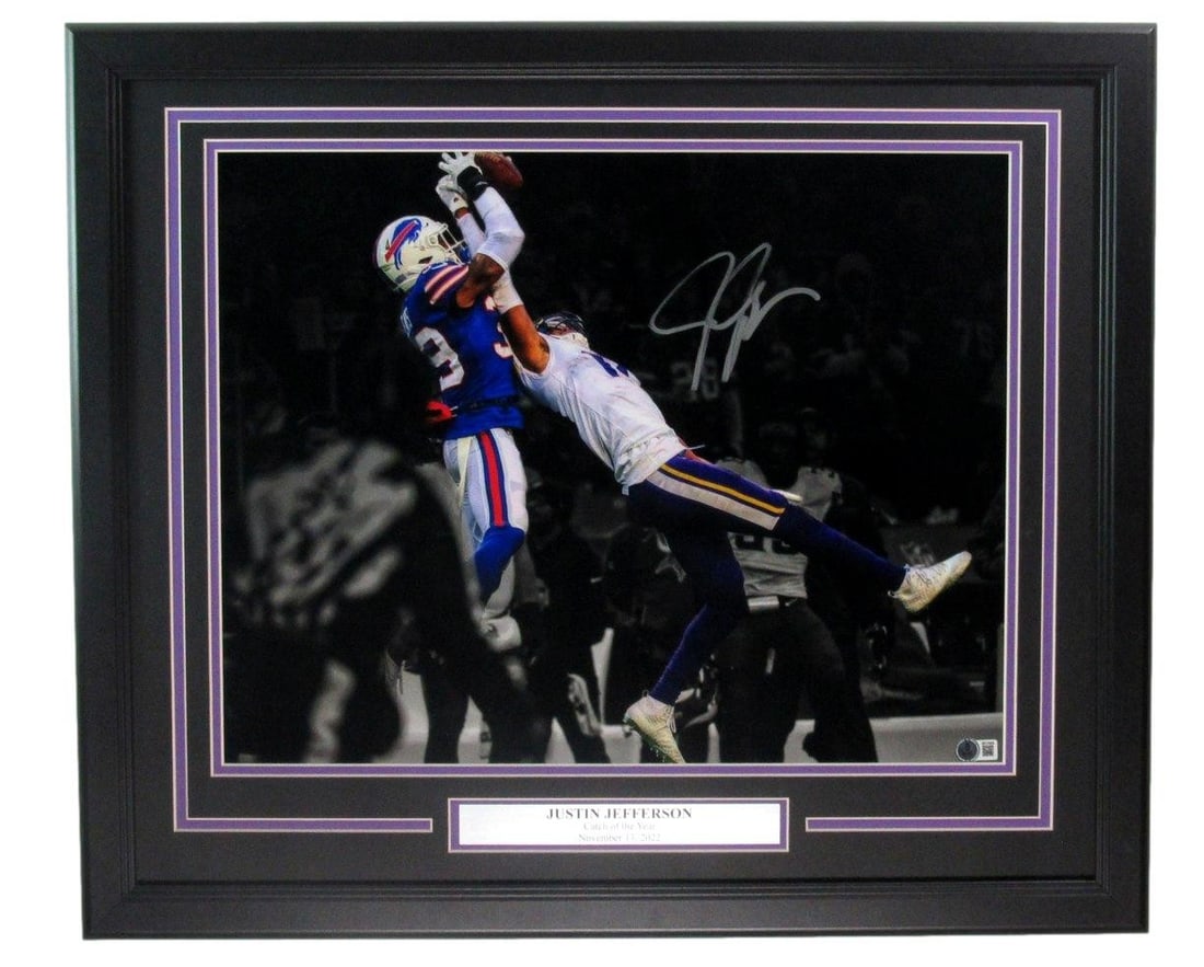 Framed 16x20 Minnesota Vikings Photo Signed by Justin Jefferson Beckett Authenticated (1 of 4)
