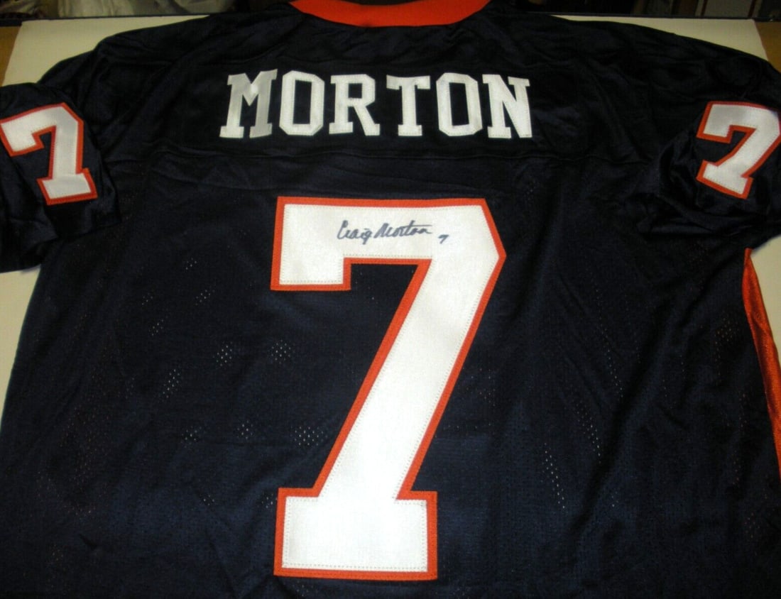 Signed Reebok Denver Broncos Craig Morton football jersey with COA: Signed Reebok Denver Broncos Craig Morton football jersey with COA This is an official licensed Reebok Denver Broncos jersey signed by Craig Morton. The jersey comes with a Certificate of Authenticity