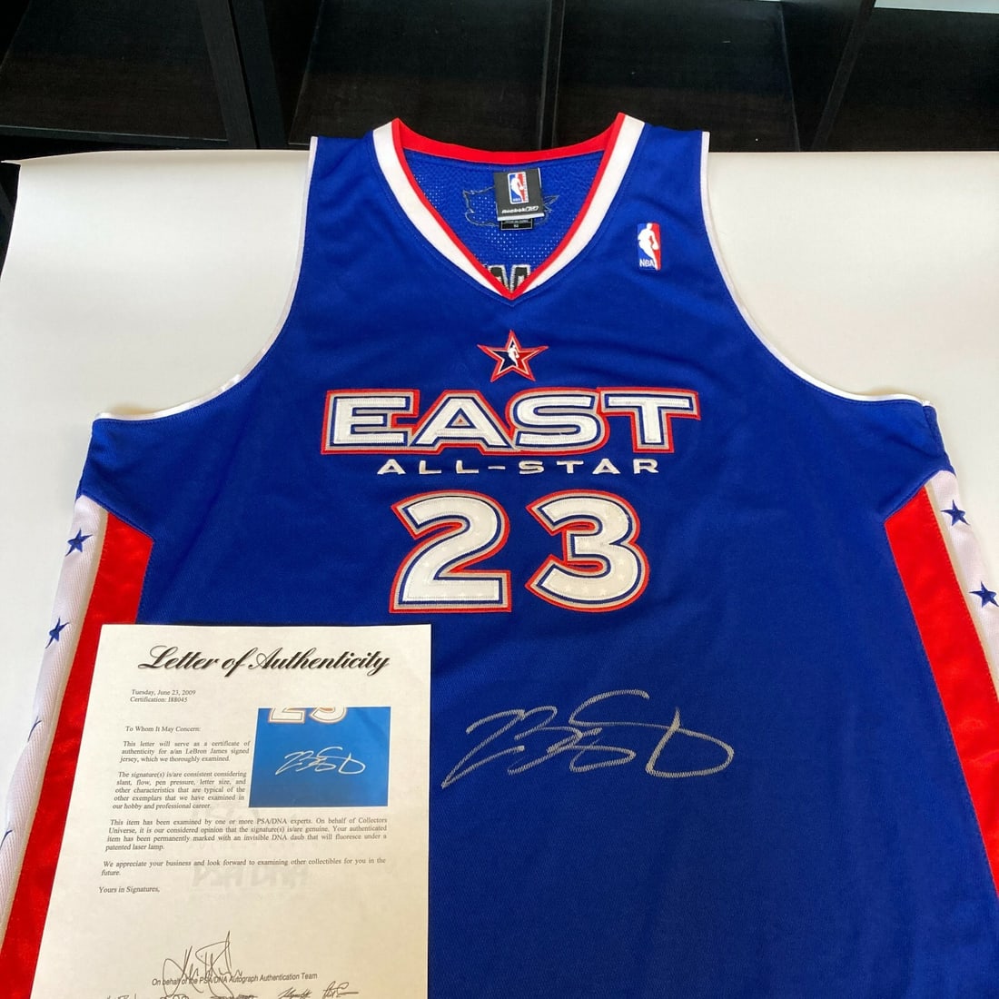 LeBron James 2005 All-Star Game Signed Jersey PSA DNA COA: LeBron James 2005 All-Star Game Signed Jersey PSA DNA COA Celebrate the legacy of basketball greatness with this original 2005 LeBron James signed All-Star Game jersey. Authenticated by PSA DNA, this 