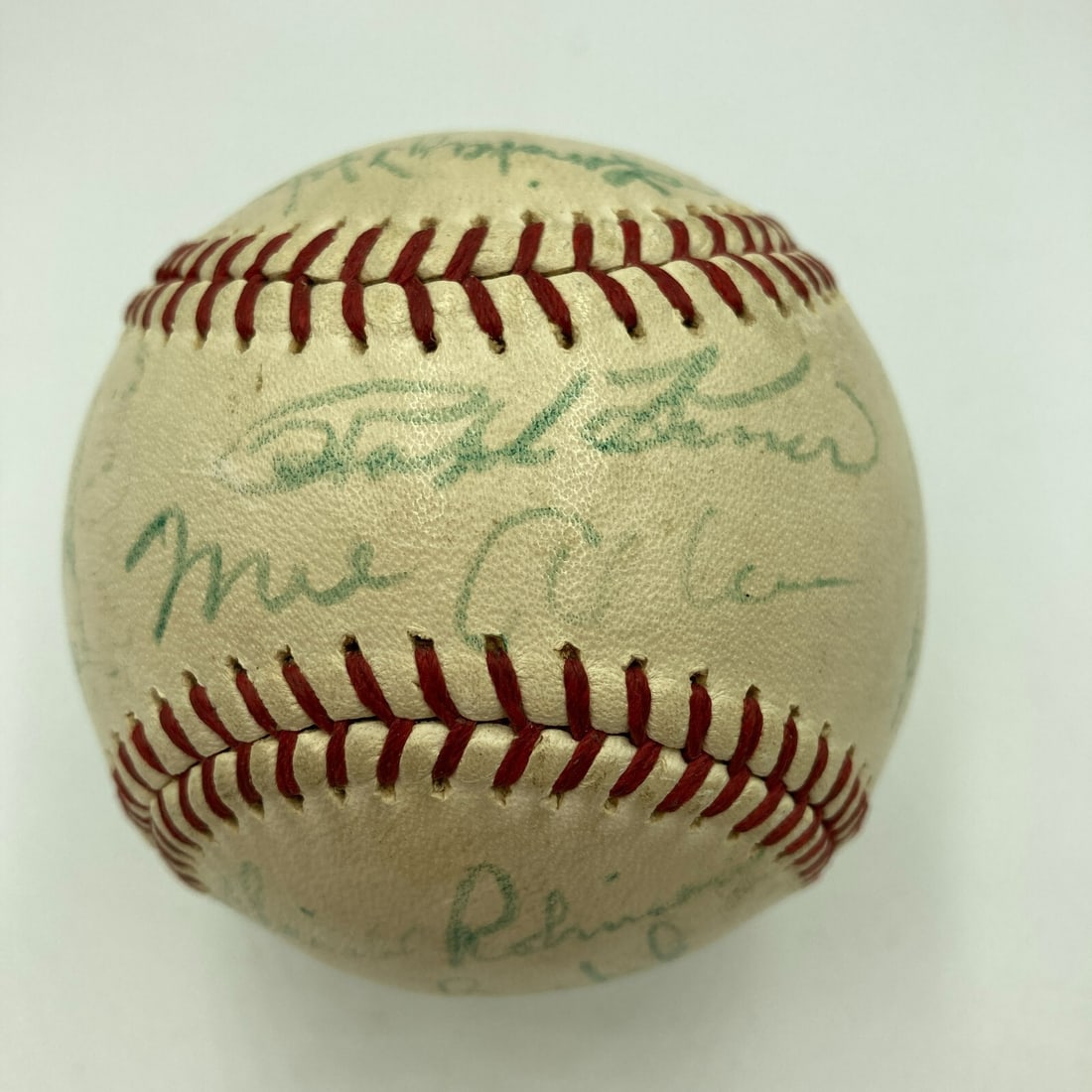 1968 New York Mets Signed Baseball with Nolan Ryan JSA Authentication: 1968 New York Mets Signed Baseball with Nolan Ryan JSA Authentication Celebrate the rich history of baseball with this 1968 New York Mets Team Signed Official National League Baseball. This unique pie