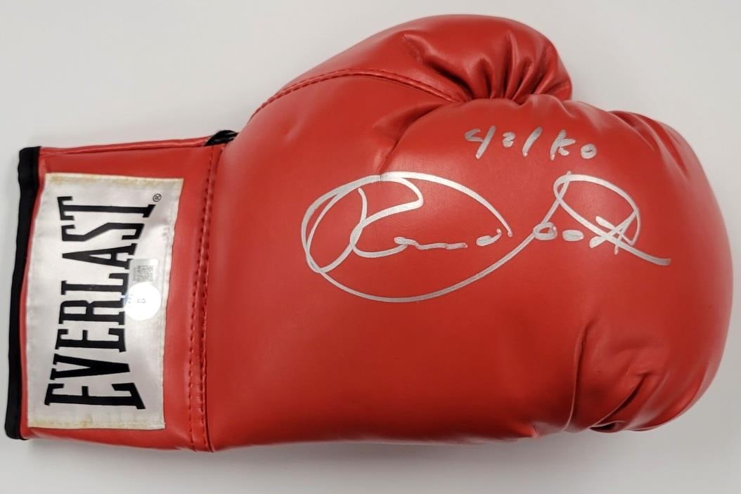 Roman Chocolatito Gonzalez Signed Everlast Boxing Glove BAS Authenticated: Roman Chocolatito Gonzalez Signed Everlast Boxing Glove BAS Authenticated Elevate your sports memorabilia collection with this authentic signed boxing glove from Roman "Chocolatito" Gonzalez. This