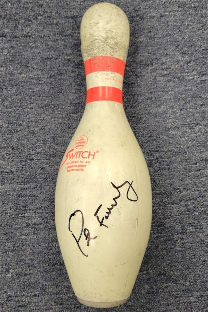 Bowling Pin from Kingpin Signed by Peter Farrelly with Beckett Authentication: Bowling Pin from Kingpin Signed by Peter Farrelly with Beckett Authentication This is an original bowling pin from the movie Kingpin, signed by director Peter Farrelly. The autograph is authenticated 
