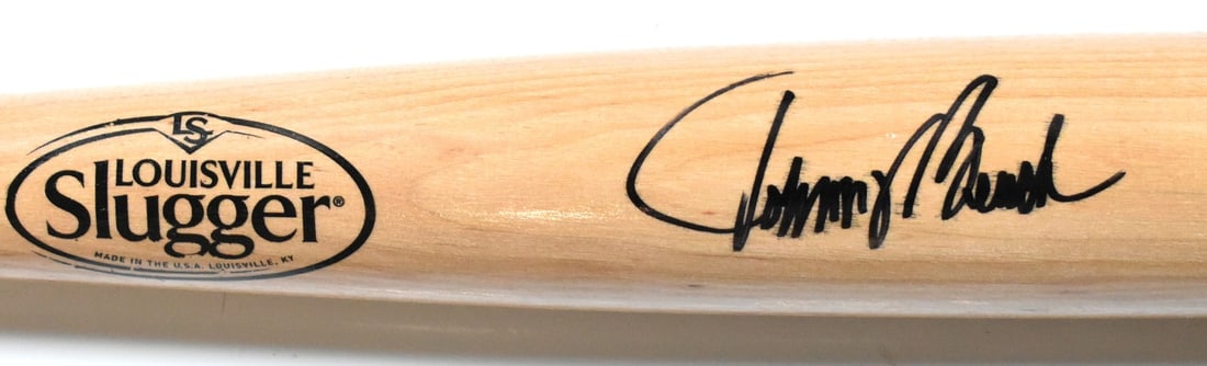 Johnny Bench signed Louisville Slugger bat Cincinnati Reds: Johnny Bench signed Louisville Slugger bat Cincinnati Reds This is a pre-owned Louisville Slugger pro baseball bat featuring the autograph of Johnny Bench. The bat is blonde in color and is an origina