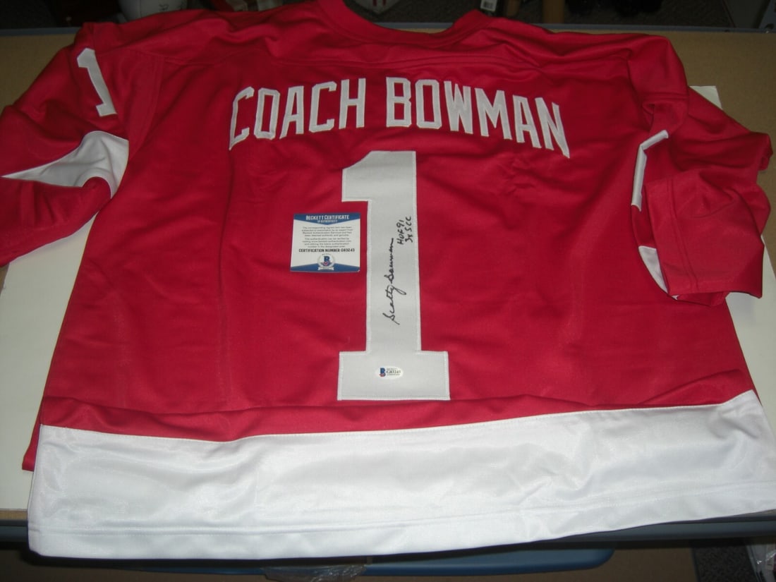 Detroit Red Wings Jersey Signed by Hall of Famer Scotty Bowman with JSA COA: Detroit Red Wings Jersey Signed by Hall of Famer Scotty Bowman with JSA COA This pre-owned Detroit Red Wings jersey is signed by Scotty Bowman, a Hockey Hall of Fame inductee (1991) and three-time Sta