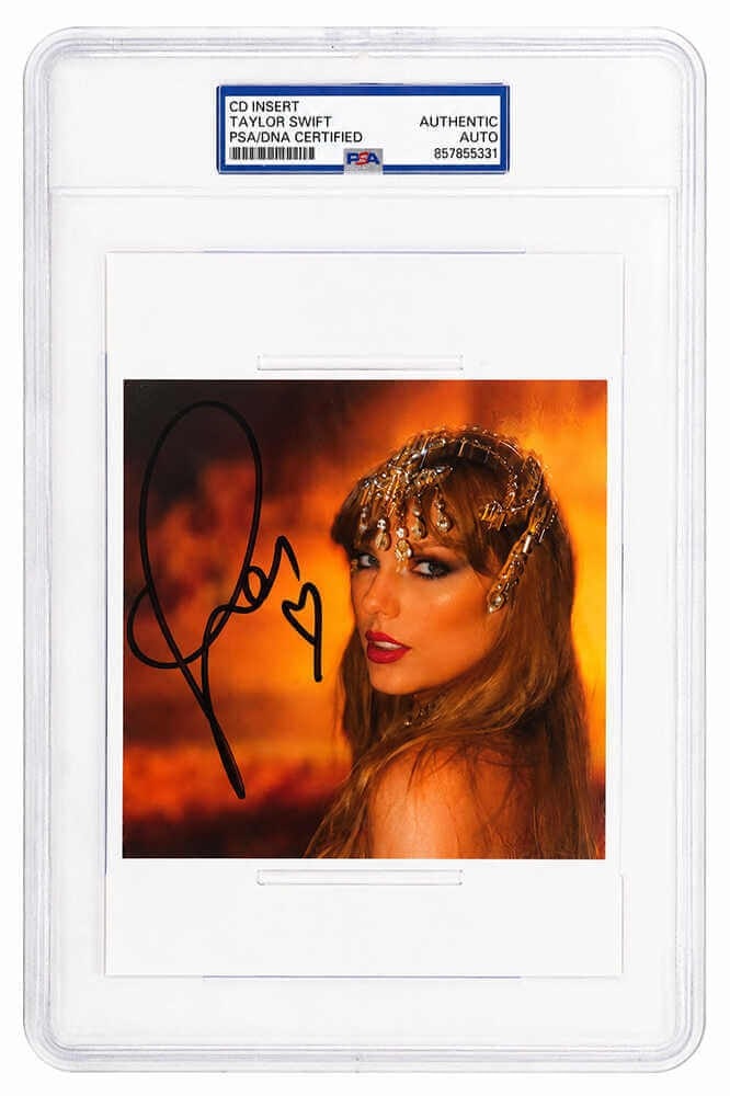 PSA Taylor Swift signed Life Of A Showgirl 5x5 CD insert with heart: PSA Taylor Swift signed Life Of A Showgirl 5x5 CD insert with heart Taylor Swift signed 'Life Of A Showgirl' close-up 5x5 CD insert with heart. This original piece is encapsulated by PSA/DNA and prese