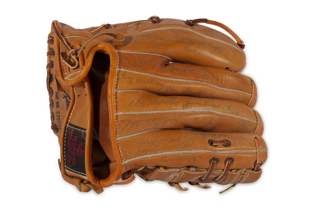 Beckett 22-Signed 1959 Dodgers Nokona Carl Erskine Glove (1 of 11)