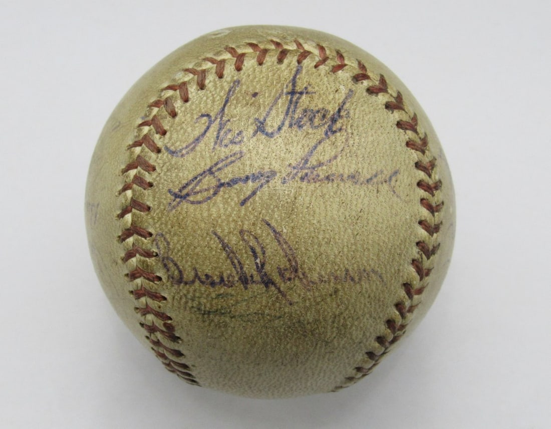 1962 Baltimore Orioles Team Signed Baseball 15 Autographs HOF Brooks Robinson Hoyt Wilhelm: 1962 Baltimore Orioles Team Signed Baseball 15 Autographs HOF Brooks Robinson Hoyt Wilhelm Offered is a 1962 Baltimore Orioles team-signed baseball featuring the autographs of 15 notable players, incl
