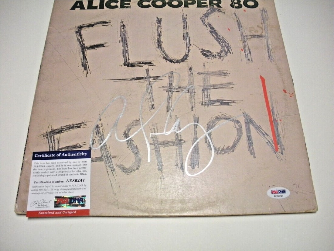 Signed Flush the Fashion LP Album Alice Cooper With PSA DNA Certificate (1 of 2)