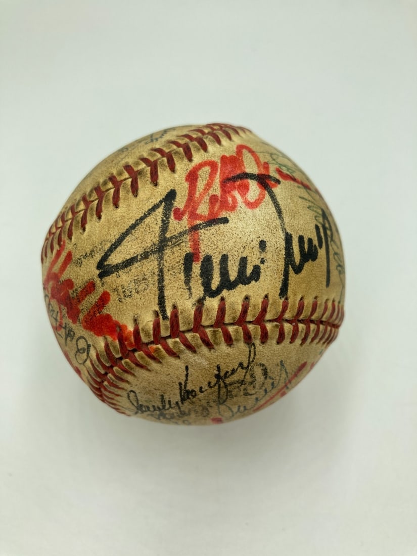 31 Signature Hall of Fame Baseball with Mays Aaron Koufax JSA: 31 Signature Hall of Fame Baseball with Mays Aaron Koufax JSA Original multi-signed baseball featuring 31 signatures, including Willie Mays, Hank Aaron, and Sandy Koufax. This pre-owned ball is authen